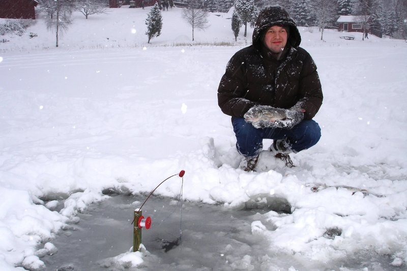 Ice fishing live in Germany